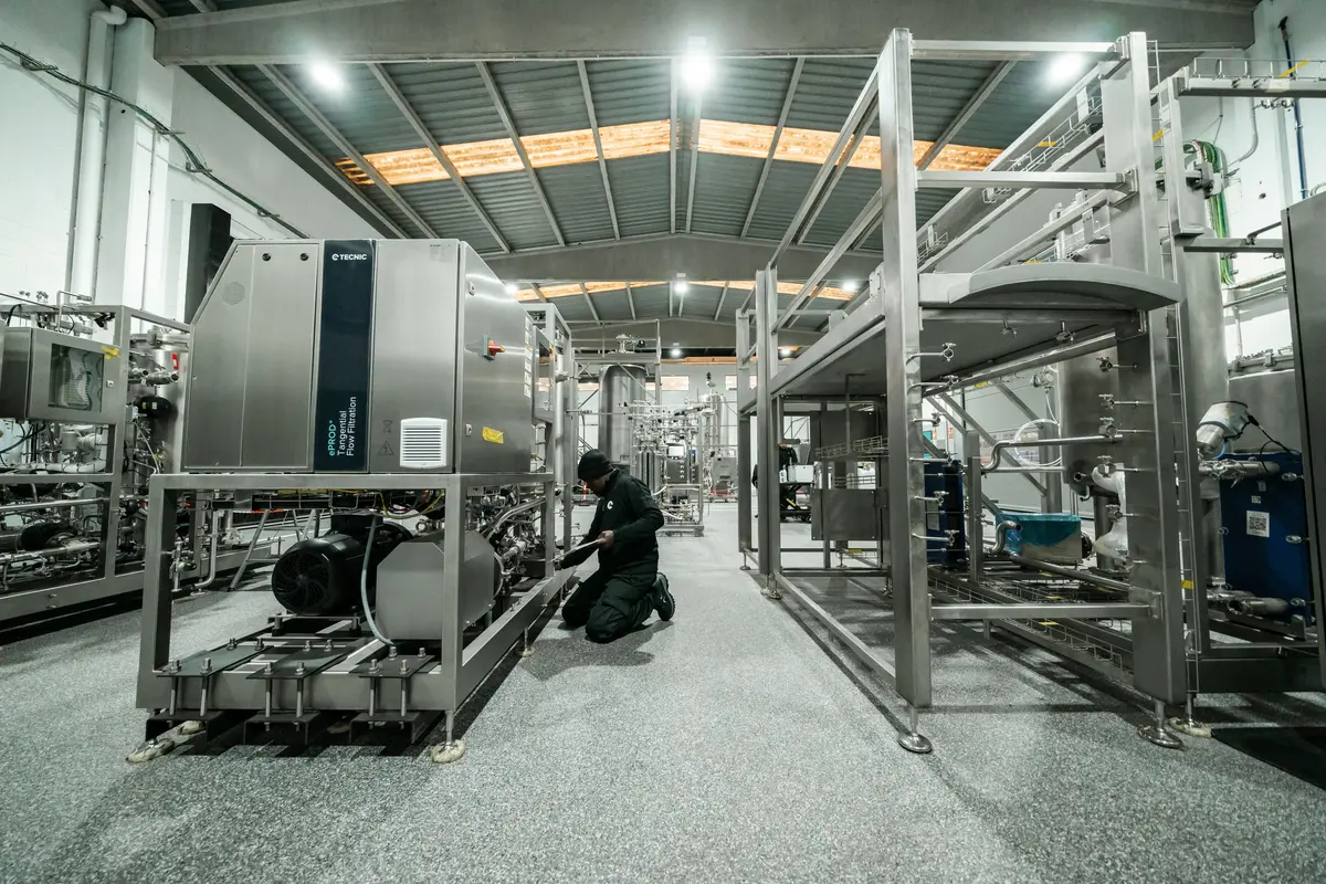 Dairy pasteurization and filling line